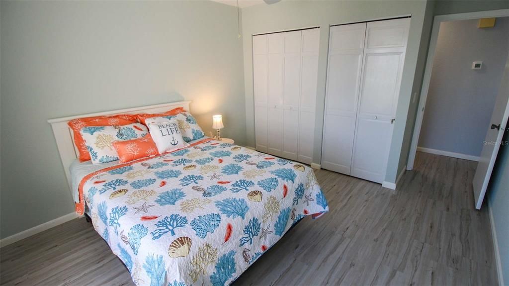 For Sale: $279,900 (2 beds, 2 baths, 1049 Square Feet)