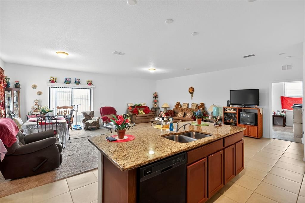 For Sale: $354,900 (4 beds, 2 baths, 2104 Square Feet)