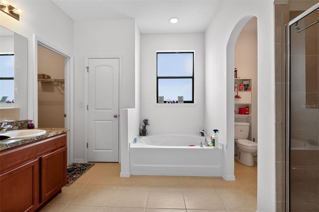 For Sale: $354,900 (4 beds, 2 baths, 2104 Square Feet)