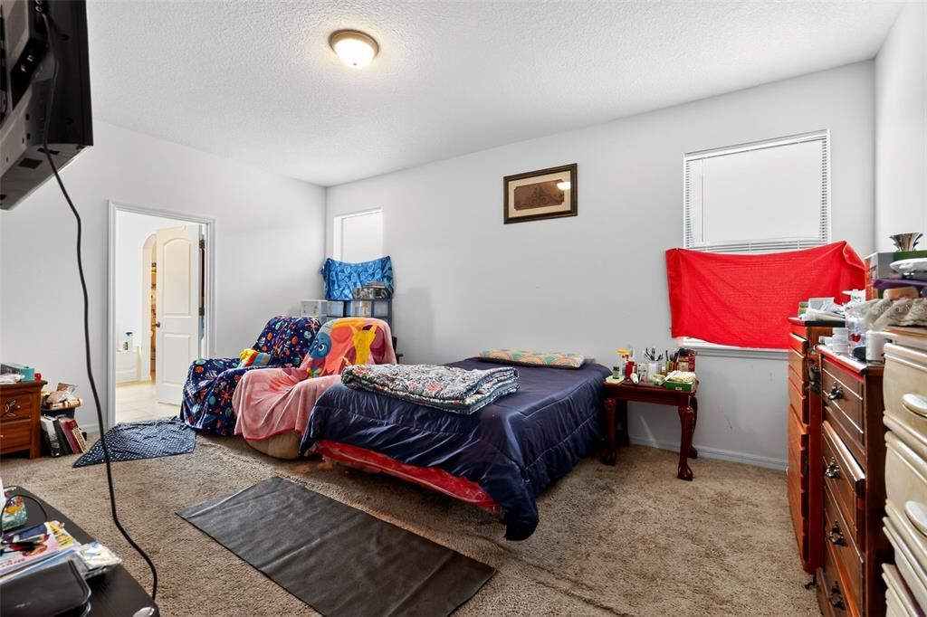 For Sale: $354,900 (4 beds, 2 baths, 2104 Square Feet)