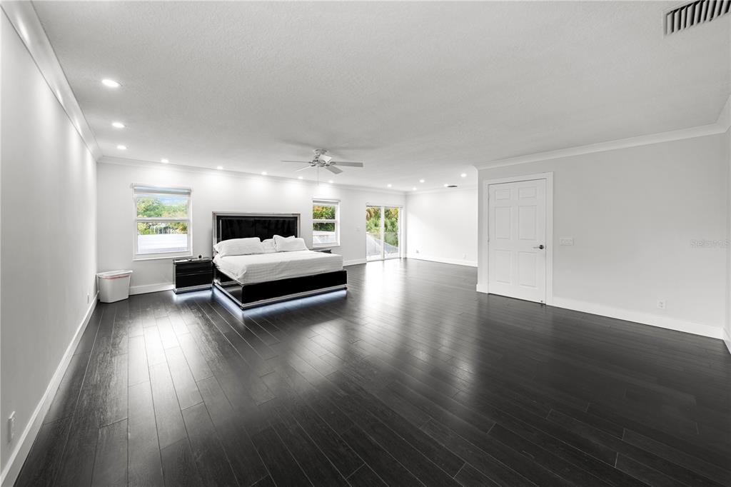 For Sale: $1,299,000 (5 beds, 3 baths, 3495 Square Feet)