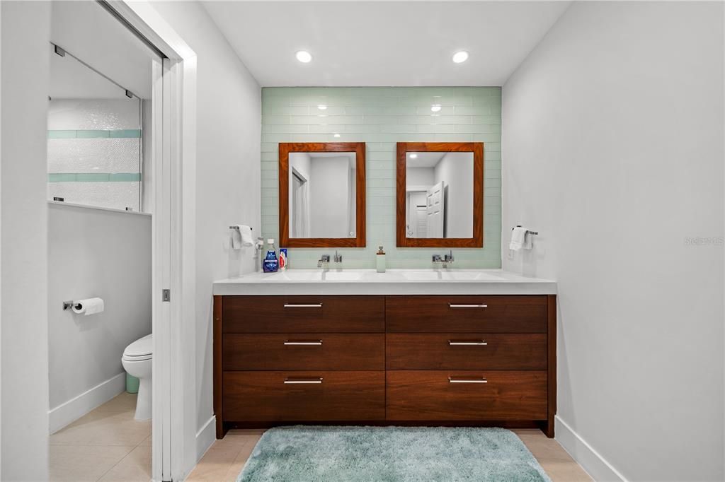 For Sale: $1,299,000 (5 beds, 3 baths, 3495 Square Feet)