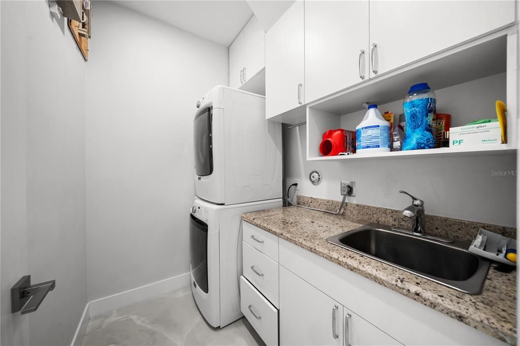 For Sale: $1,299,000 (5 beds, 3 baths, 3495 Square Feet)