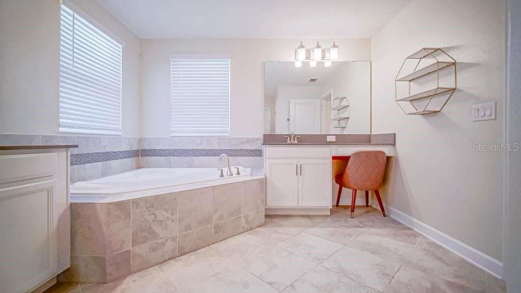 En Venta: $720,000 (5 camas, 3 baños, 3359 Pies cuadrados)