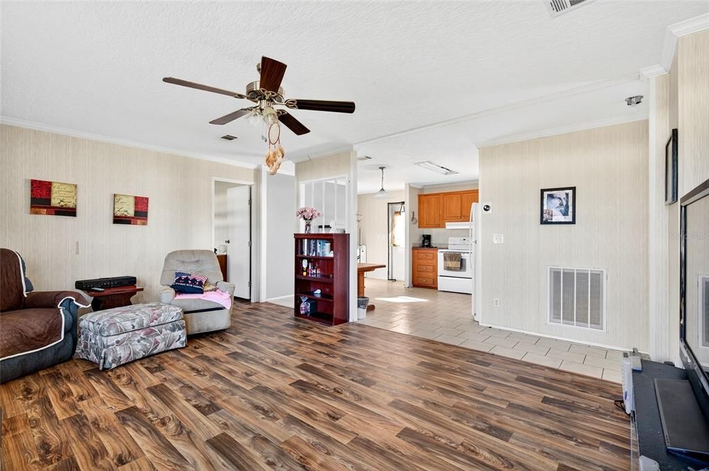 Activo con contrato: $120,000 (3 camas, 2 baños, 1144 Pies cuadrados)