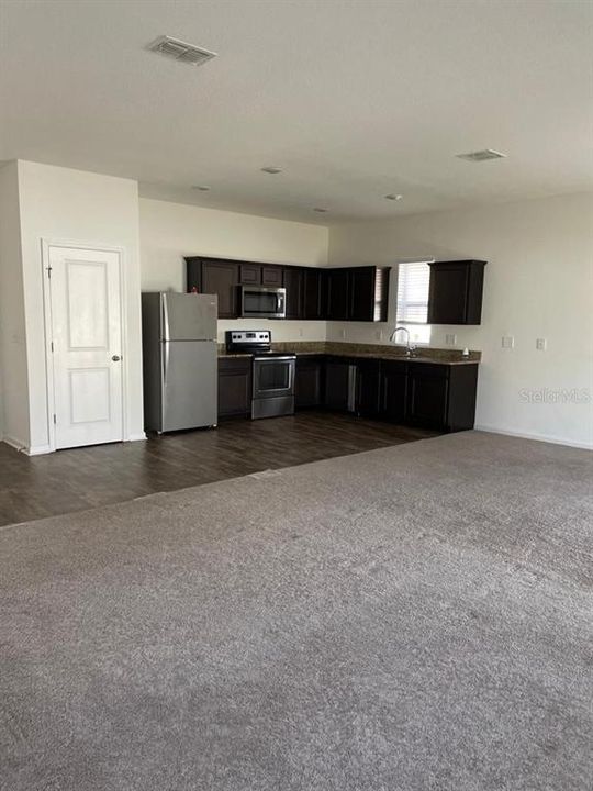 En Renta: $1,950 (3 camas, 2 baños, 1621 Pies cuadrados)