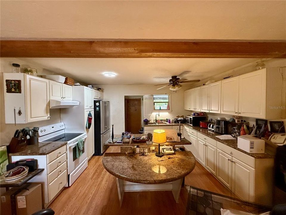 En Venta: $430,000 (6 camas, 0 baños, 1664 Pies cuadrados)