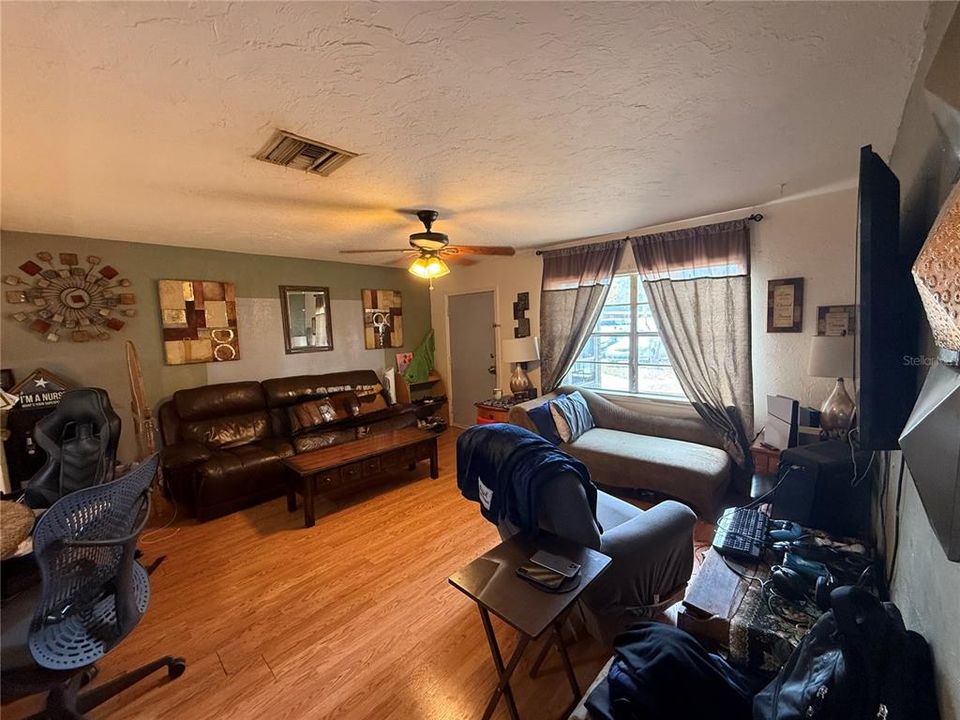 En Venta: $430,000 (6 camas, 0 baños, 1664 Pies cuadrados)