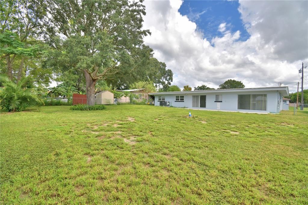 合同活跃: $259,000 (3 贝兹, 2 浴室, 1418 平方英尺)