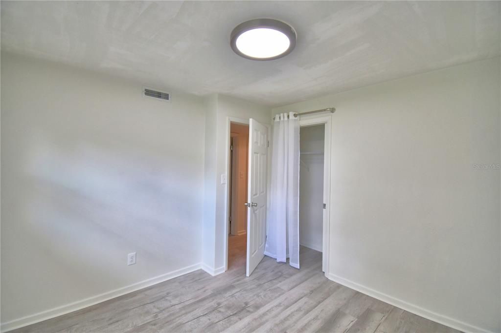 合同活跃: $259,000 (3 贝兹, 2 浴室, 1418 平方英尺)