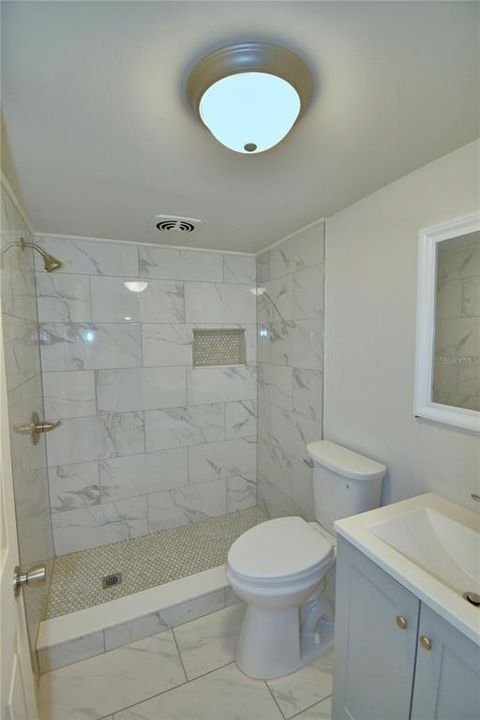 合同活跃: $259,000 (3 贝兹, 2 浴室, 1418 平方英尺)