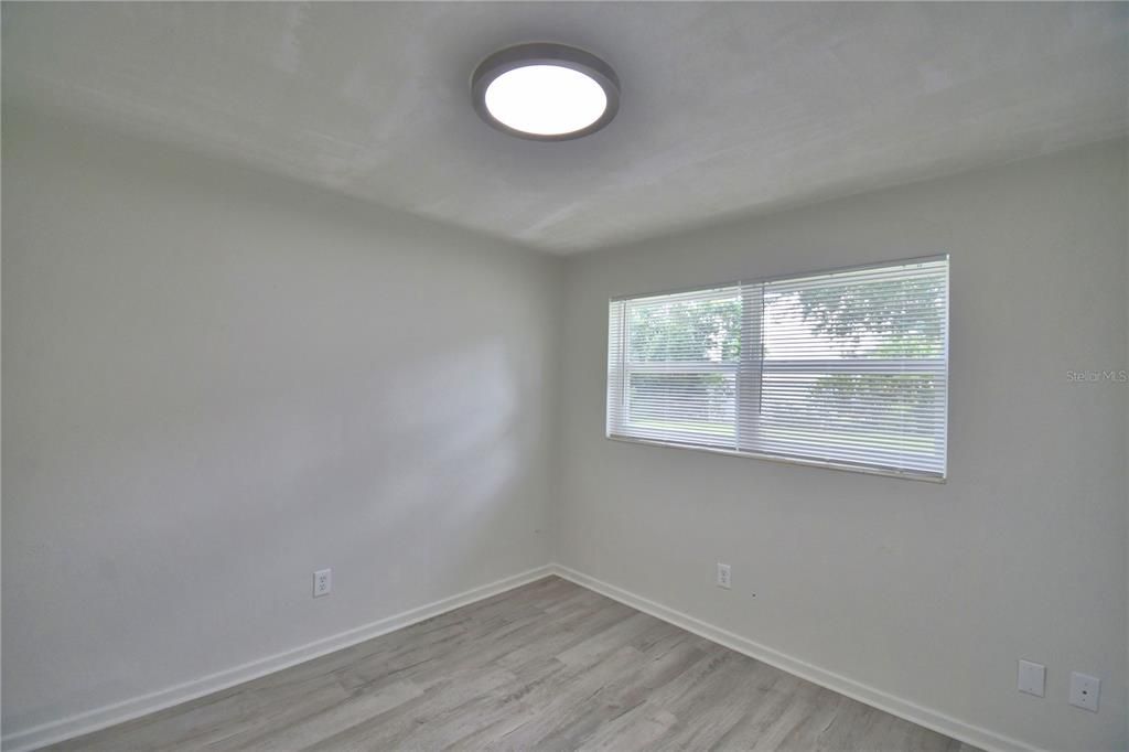 合同活跃: $259,000 (3 贝兹, 2 浴室, 1418 平方英尺)