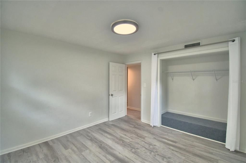 合同活跃: $259,000 (3 贝兹, 2 浴室, 1418 平方英尺)