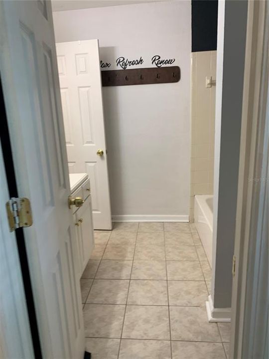 В аренду: $1,600 (3 спален, 2 ванн, 1309 Квадратных фут)