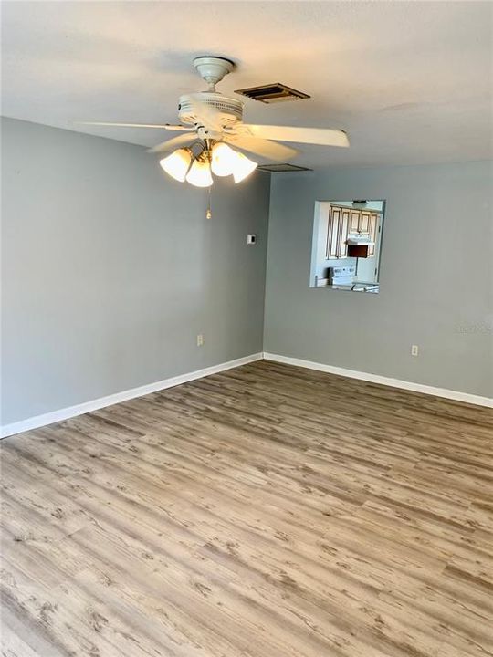 В аренду: $1,600 (3 спален, 2 ванн, 1309 Квадратных фут)