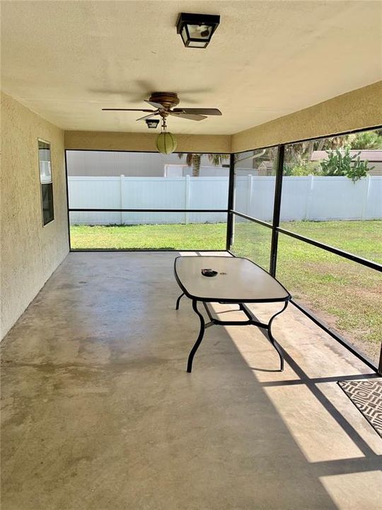 В аренду: $1,600 (3 спален, 2 ванн, 1309 Квадратных фут)