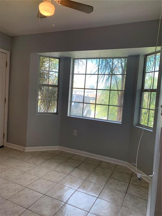 В аренду: $1,600 (3 спален, 2 ванн, 1309 Квадратных фут)