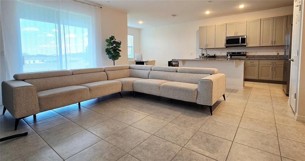 For Rent: $1,950 (3 beds, 2 baths, 1671 Square Feet)