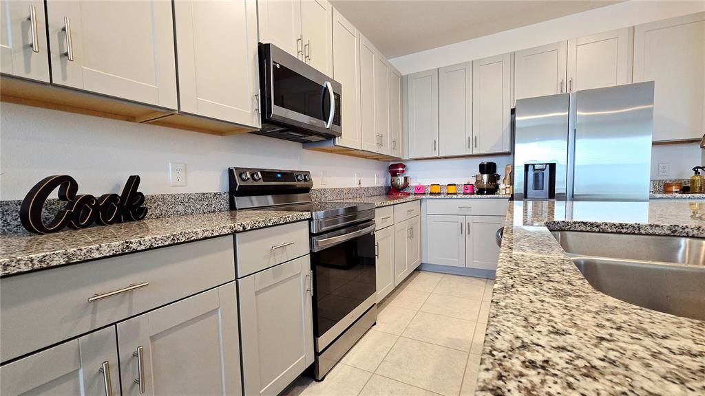 For Rent: $1,950 (3 beds, 2 baths, 1671 Square Feet)