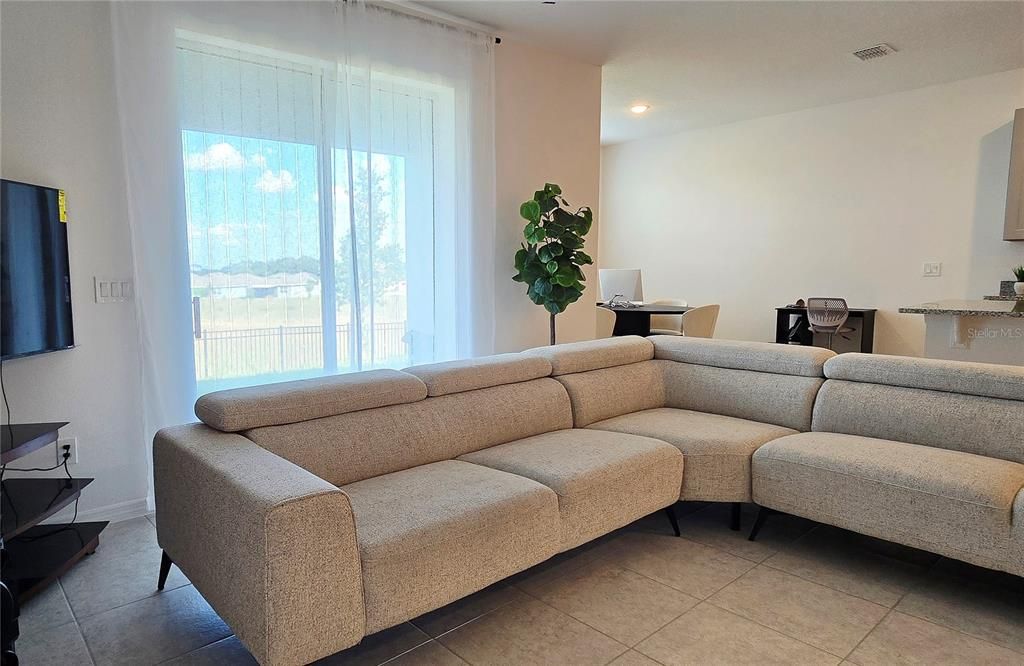 For Rent: $1,950 (3 beds, 2 baths, 1671 Square Feet)