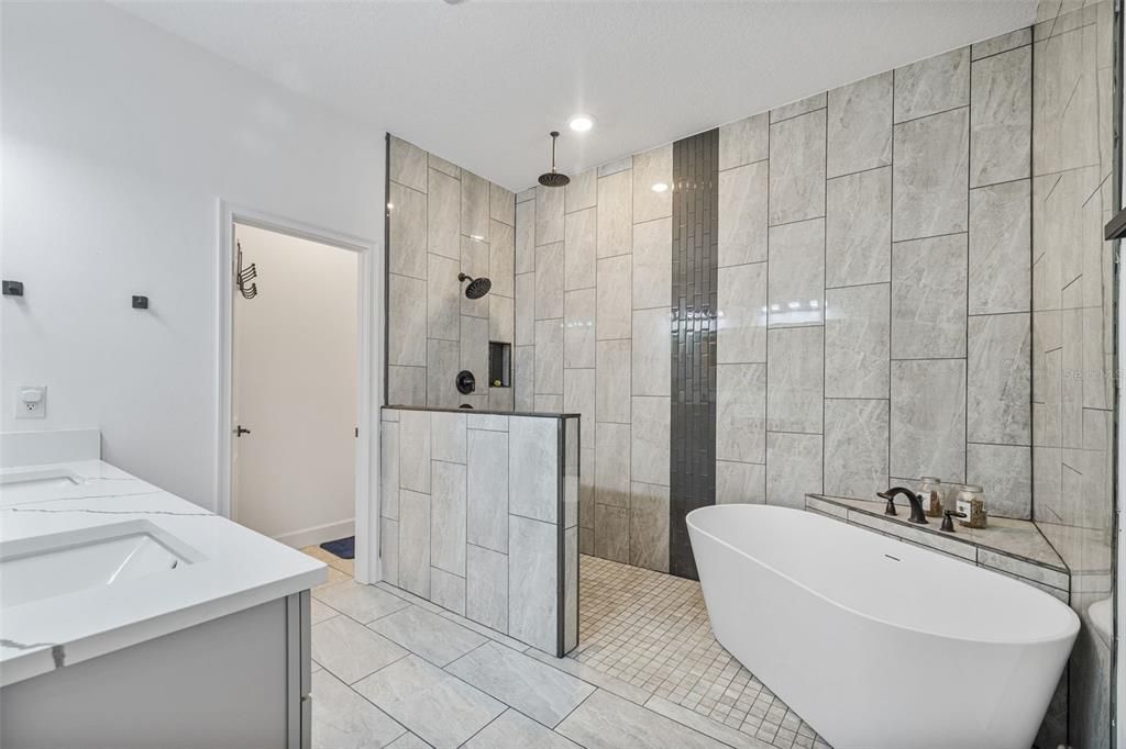 For Sale: $1,299,999 (3 beds, 3 baths, 2638 Square Feet)