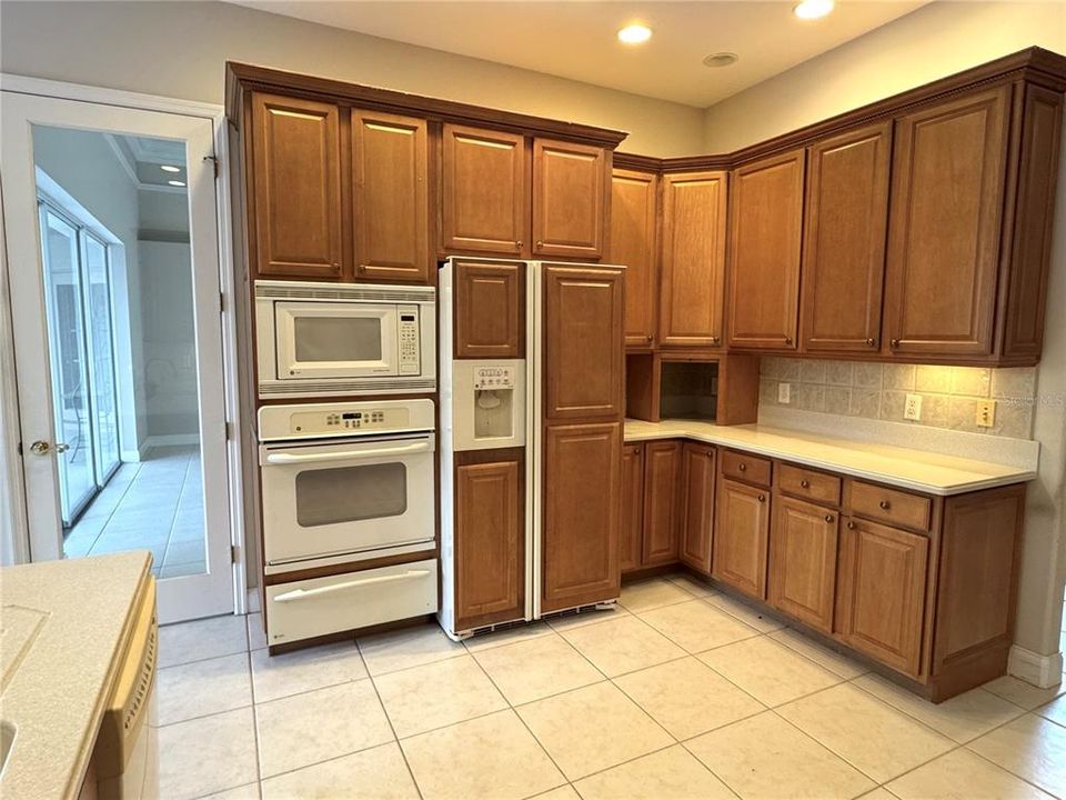 For Sale: $799,900 (3 beds, 2 baths, 3186 Square Feet)