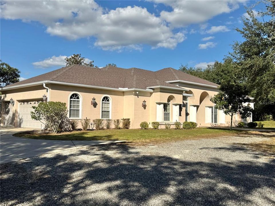 For Sale: $799,900 (3 beds, 2 baths, 3186 Square Feet)