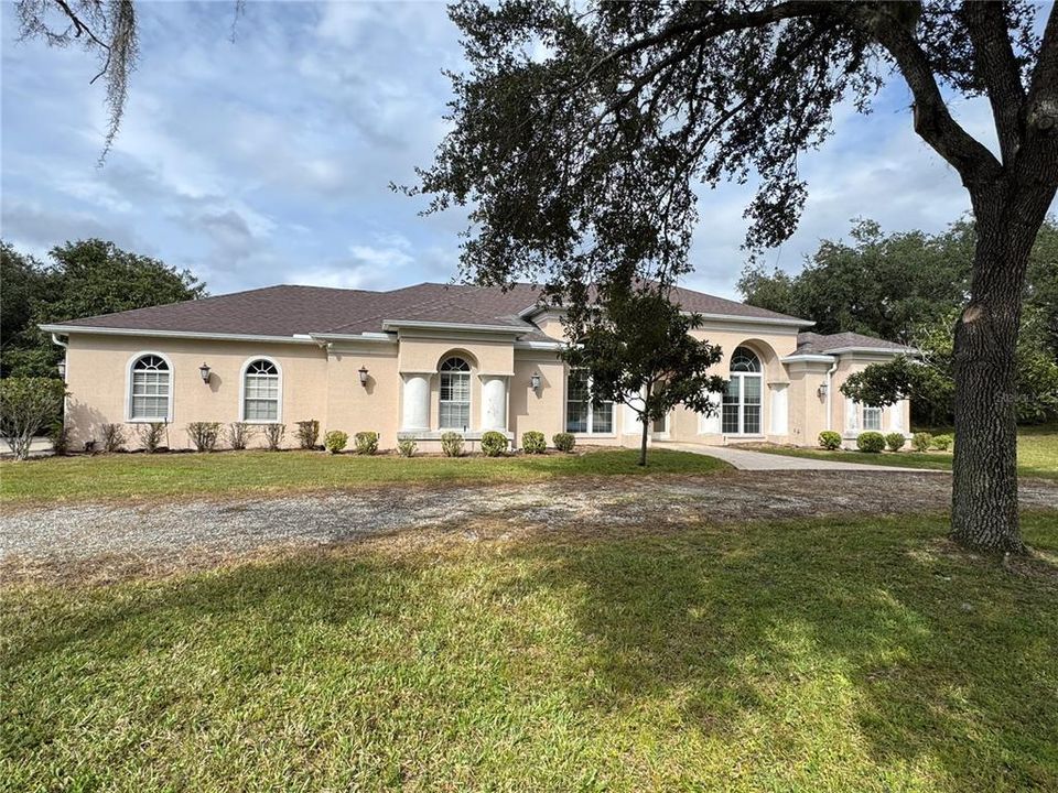 For Sale: $799,900 (3 beds, 2 baths, 3186 Square Feet)