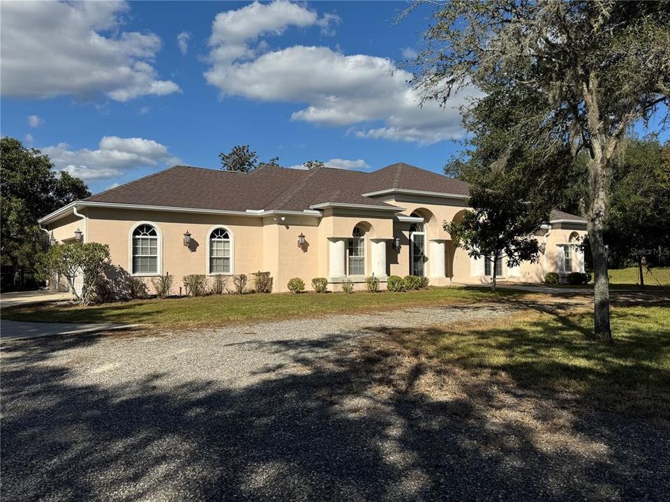For Sale: $799,900 (3 beds, 2 baths, 3186 Square Feet)