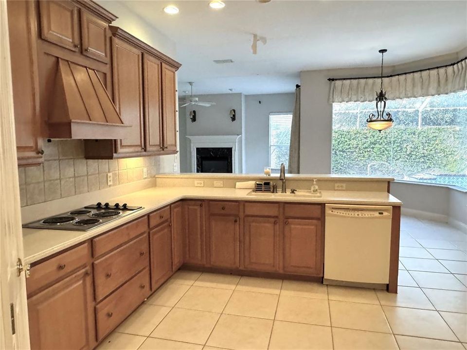 For Sale: $799,900 (3 beds, 2 baths, 3186 Square Feet)