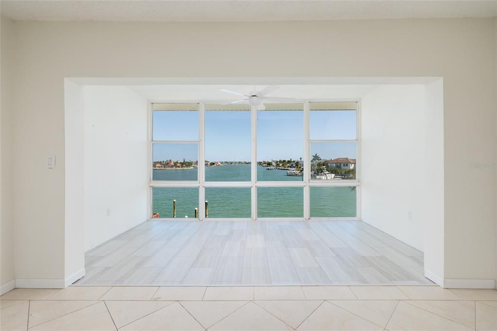 На продажу: $399,000 (2 спален, 2 ванн, 1290 Квадратных фут)