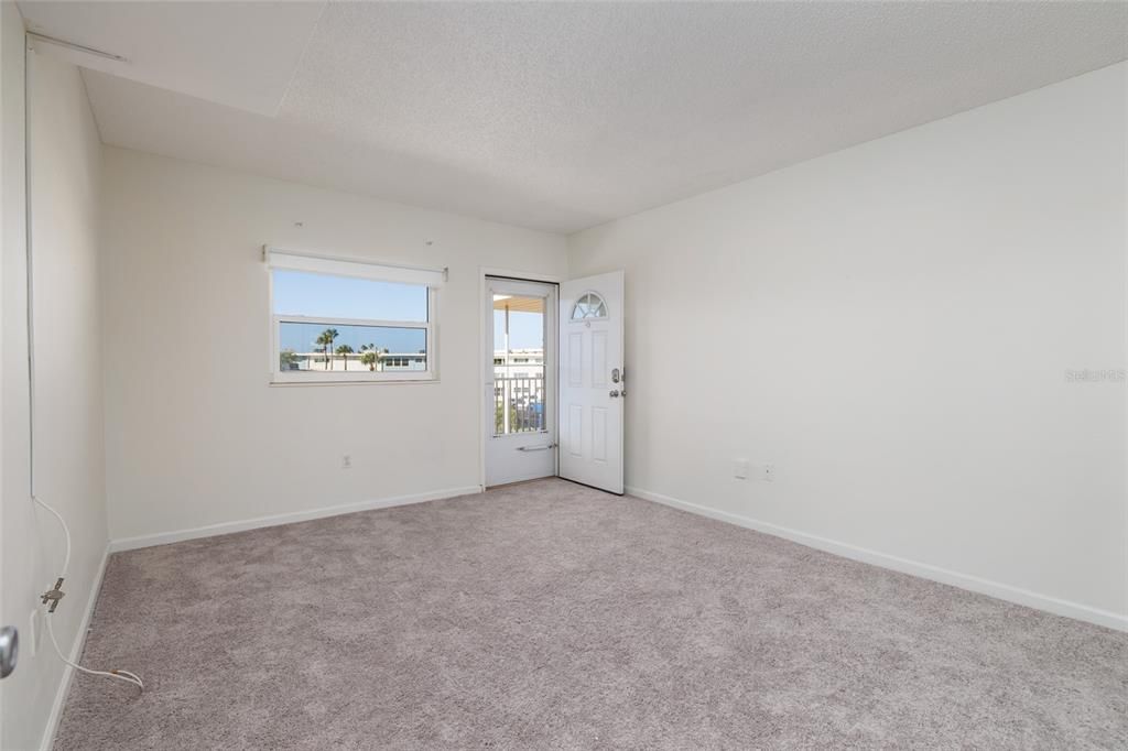 На продажу: $399,000 (2 спален, 2 ванн, 1290 Квадратных фут)