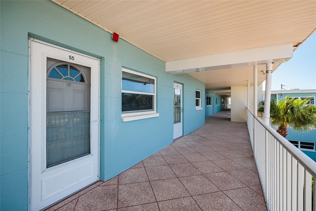 На продажу: $399,000 (2 спален, 2 ванн, 1290 Квадратных фут)