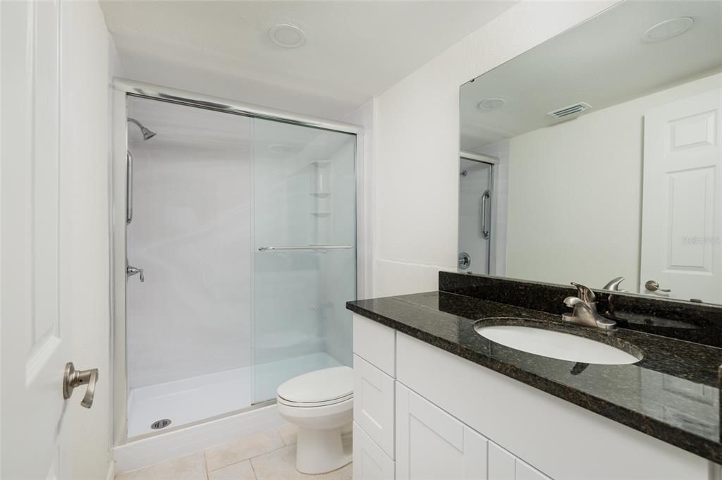 На продажу: $399,000 (2 спален, 2 ванн, 1290 Квадратных фут)