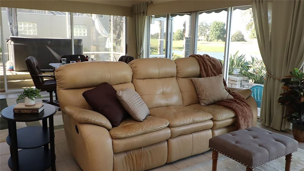 For Sale: $925,000 (4 beds, 2 baths, 2544 Square Feet)