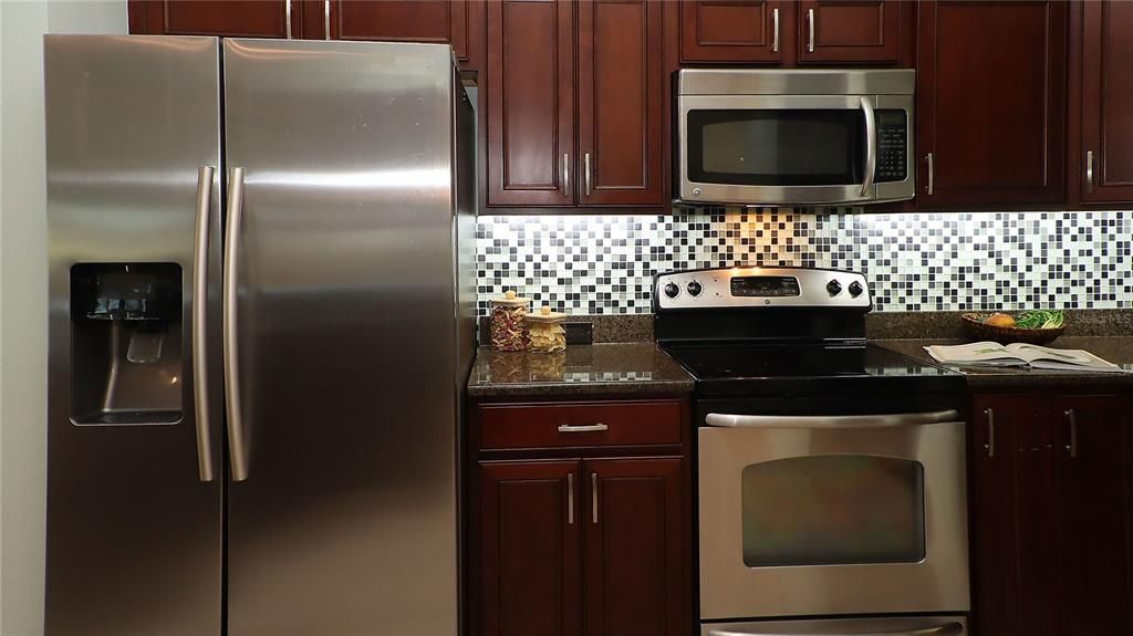 For Sale: $925,000 (4 beds, 2 baths, 2544 Square Feet)