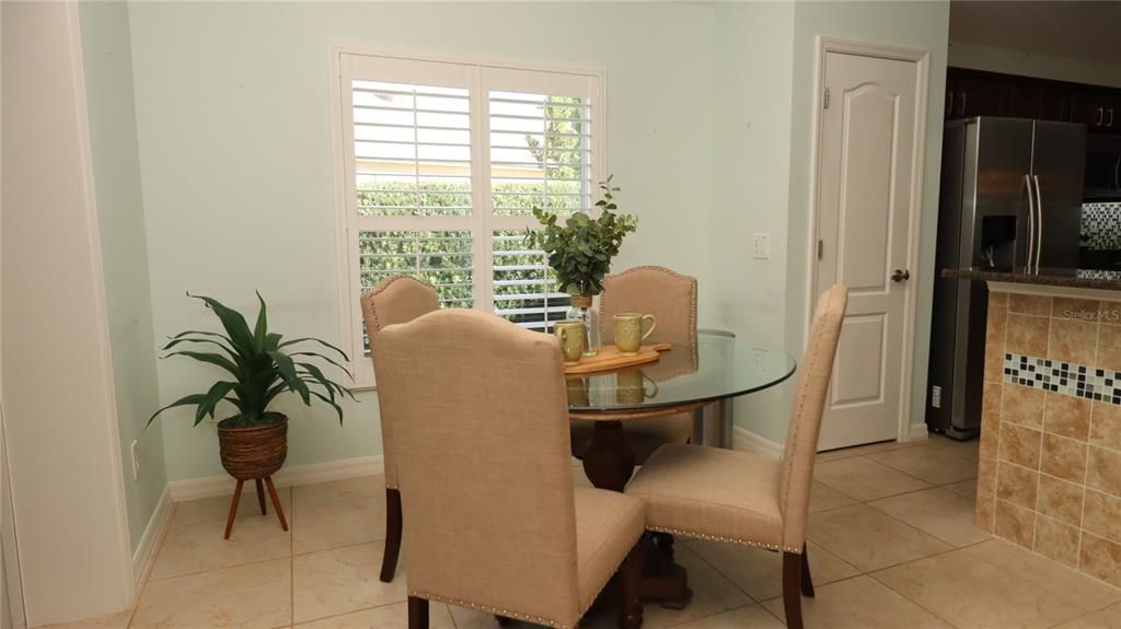 For Sale: $925,000 (4 beds, 2 baths, 2544 Square Feet)