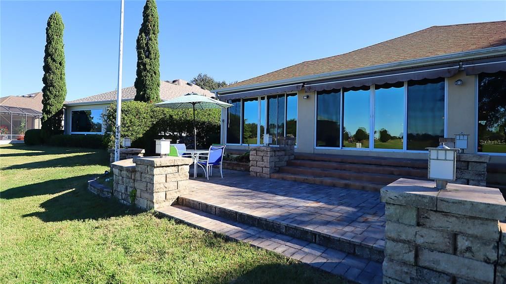 For Sale: $925,000 (4 beds, 2 baths, 2544 Square Feet)