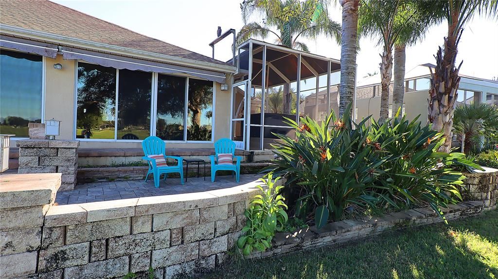 For Sale: $925,000 (4 beds, 2 baths, 2544 Square Feet)