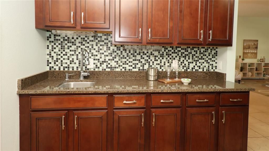 For Sale: $925,000 (4 beds, 2 baths, 2544 Square Feet)