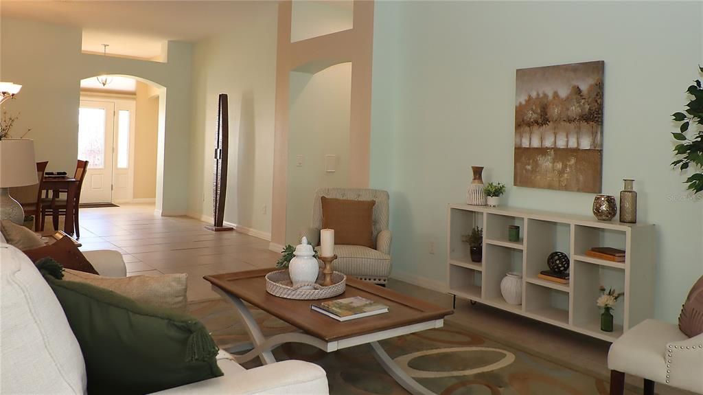 For Sale: $925,000 (4 beds, 2 baths, 2544 Square Feet)