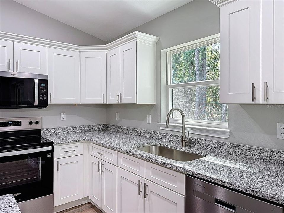 For Sale: $264,960 (3 beds, 2 baths, 1472 Square Feet)