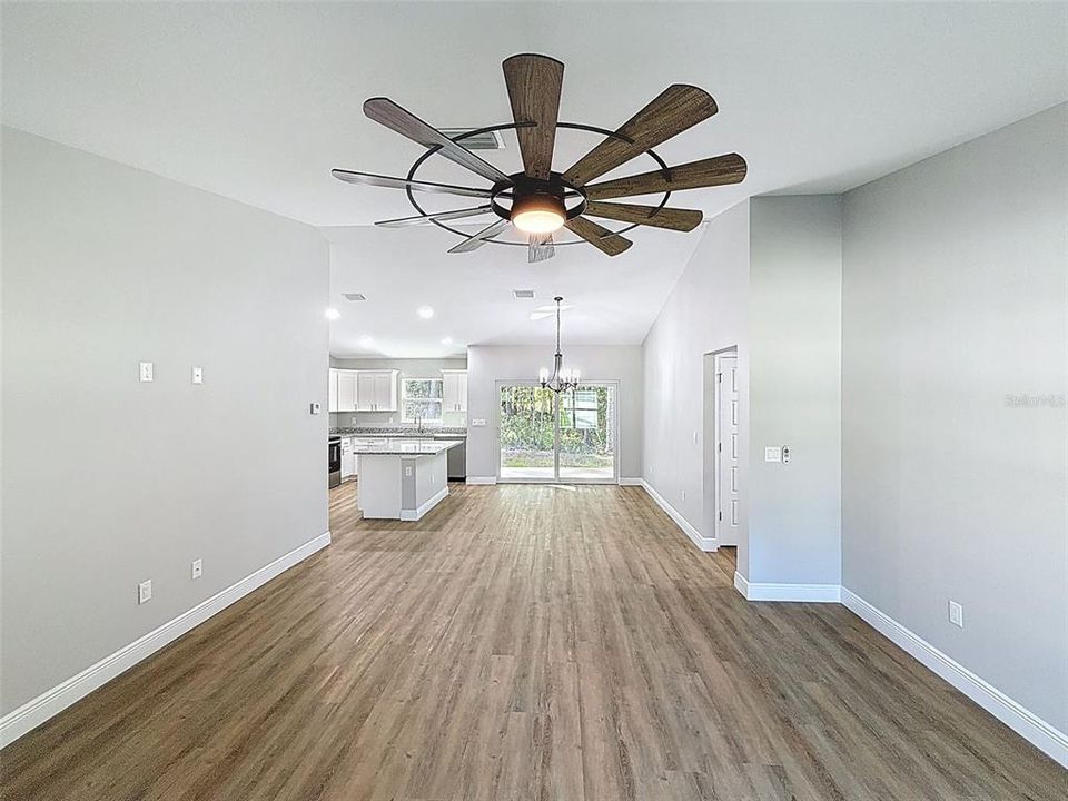 For Sale: $264,960 (3 beds, 2 baths, 1472 Square Feet)