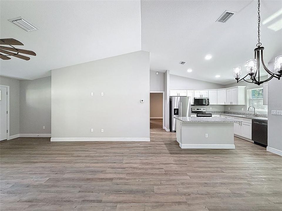 For Sale: $264,960 (3 beds, 2 baths, 1472 Square Feet)