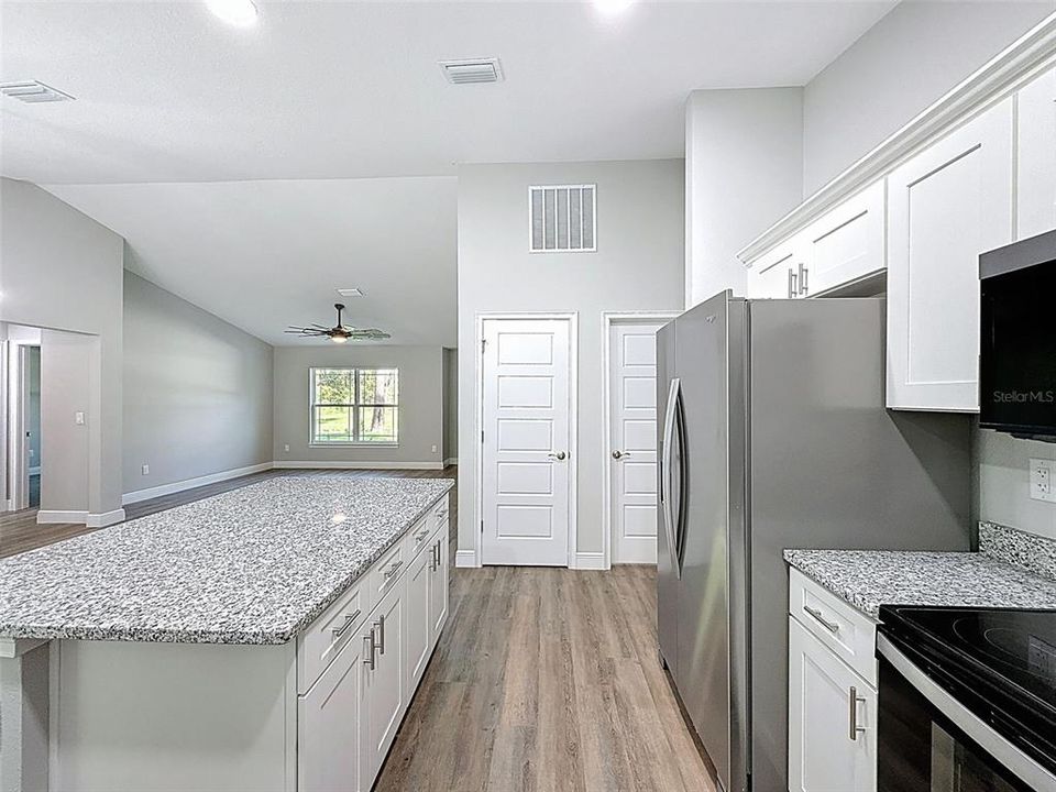 For Sale: $264,960 (3 beds, 2 baths, 1472 Square Feet)