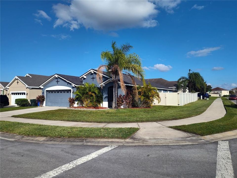 For Sale: $429,000 (4 beds, 2 baths, 2223 Square Feet)