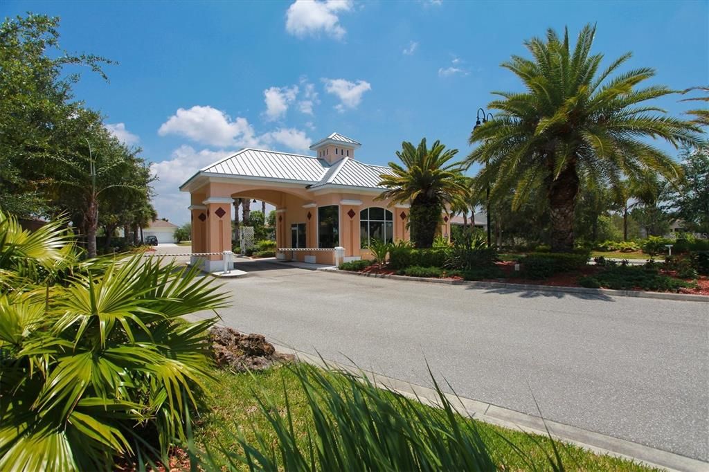 合同活跃: $464,500 (3 贝兹, 2 浴室, 2054 平方英尺)