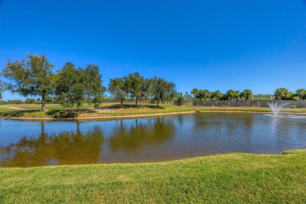 合同活跃: $464,500 (3 贝兹, 2 浴室, 2054 平方英尺)