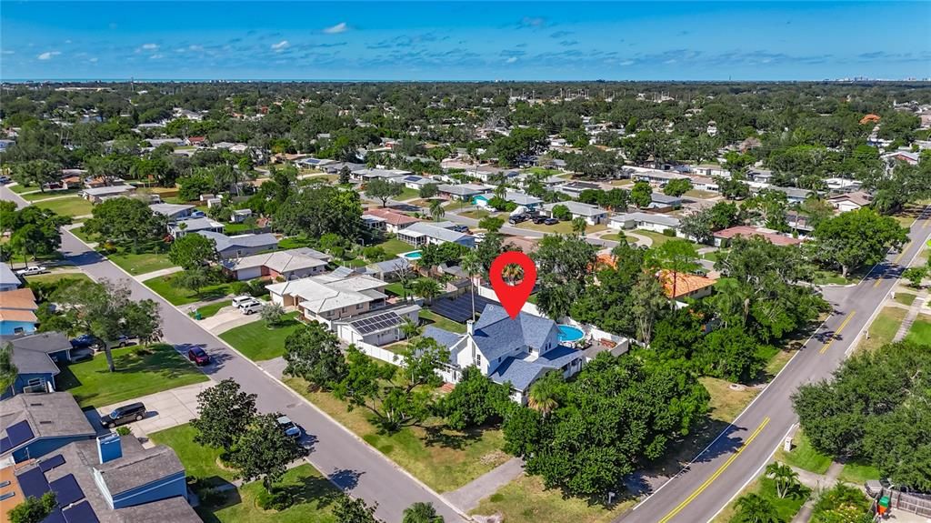 合同活跃: $595,000 (4 贝兹, 3 浴室, 3377 平方英尺)