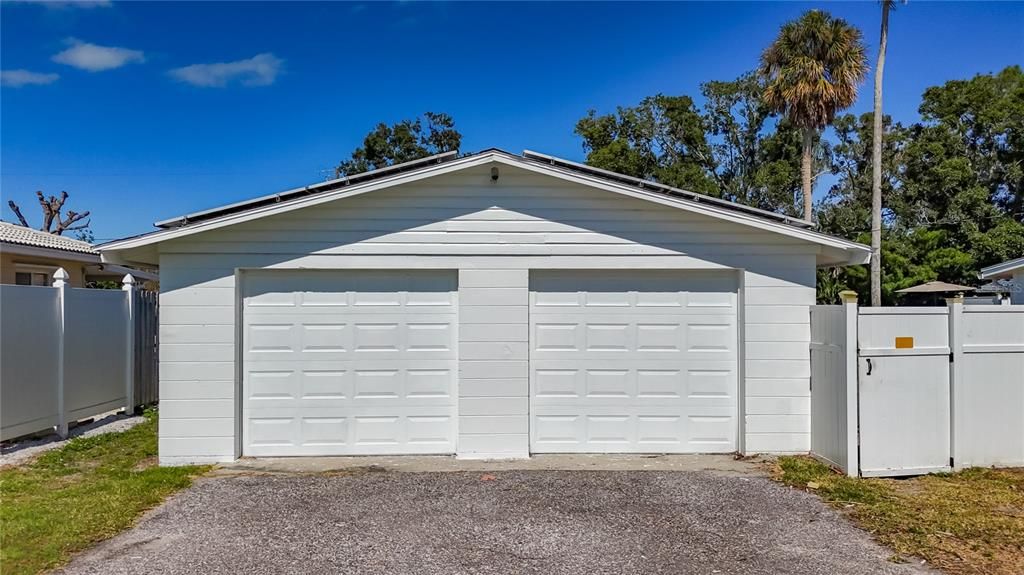 合同活跃: $595,000 (4 贝兹, 3 浴室, 3377 平方英尺)